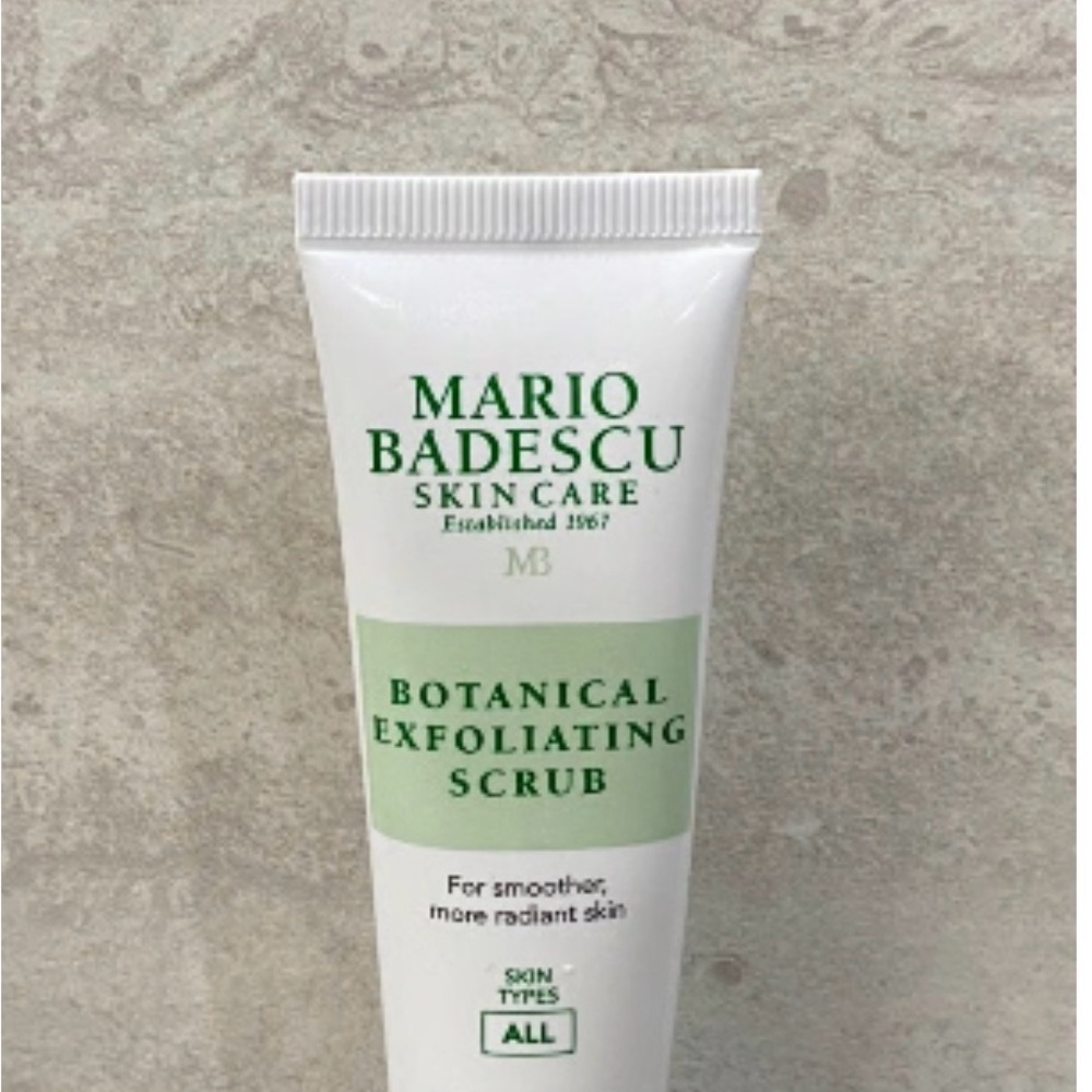 ⚠️ 5/25:Mario Badescu White & Light Green Botanical Exfoliating Scrub